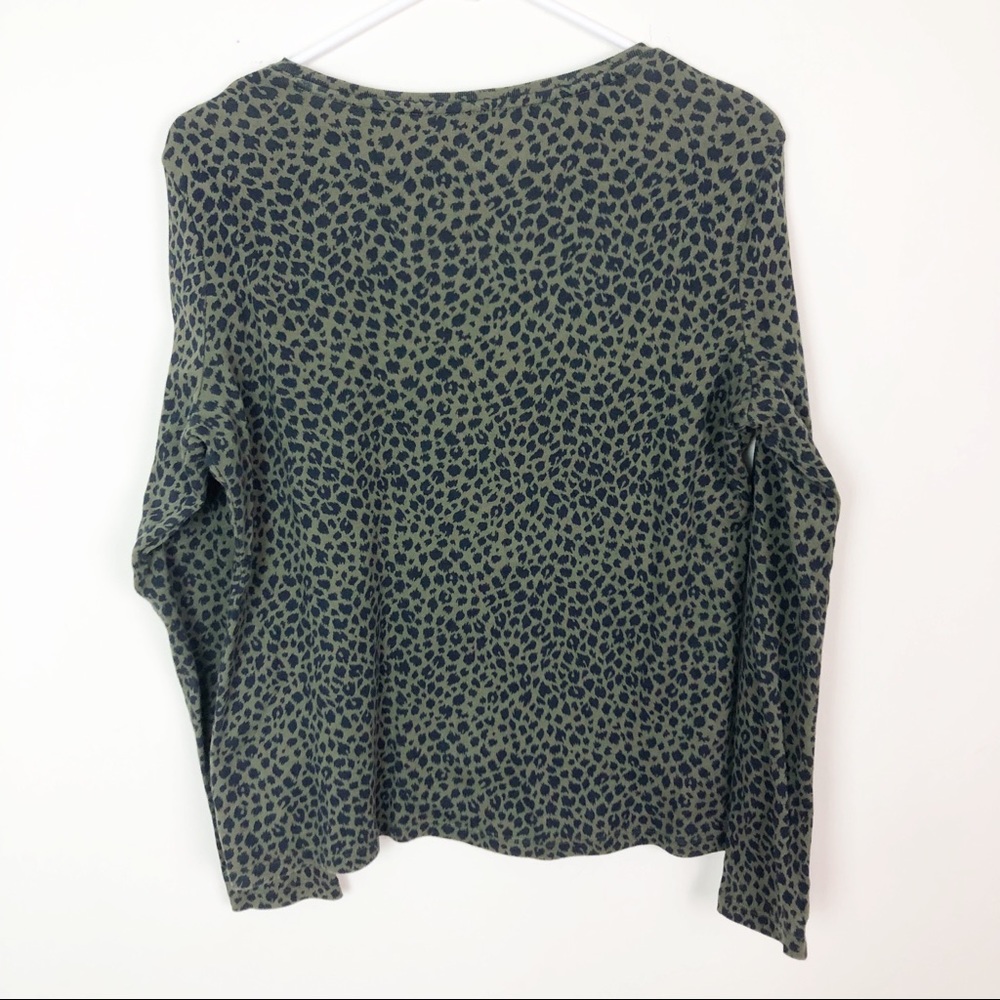 Talbots army green black cheetah long sleeve tee L - Picture 6 of 7